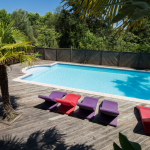 Slide Résidence Collines Iduki - Bastide Clairence - Piscine avec terrasse et vue sur la nature