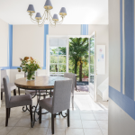 Slide Résidence Collines Iduki - Bastide Clairence - Logement 6 personnes - Salon ouvert sur la terrasse