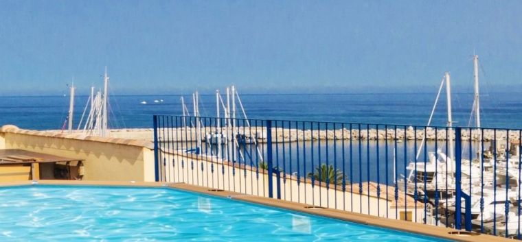 Résidence Les Voiles Blanches à Solenzara - Piscine sur le toit