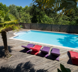 Résidence Collines Iduki - Bastide Clairence - Piscine avec terrasse et vue sur la nature