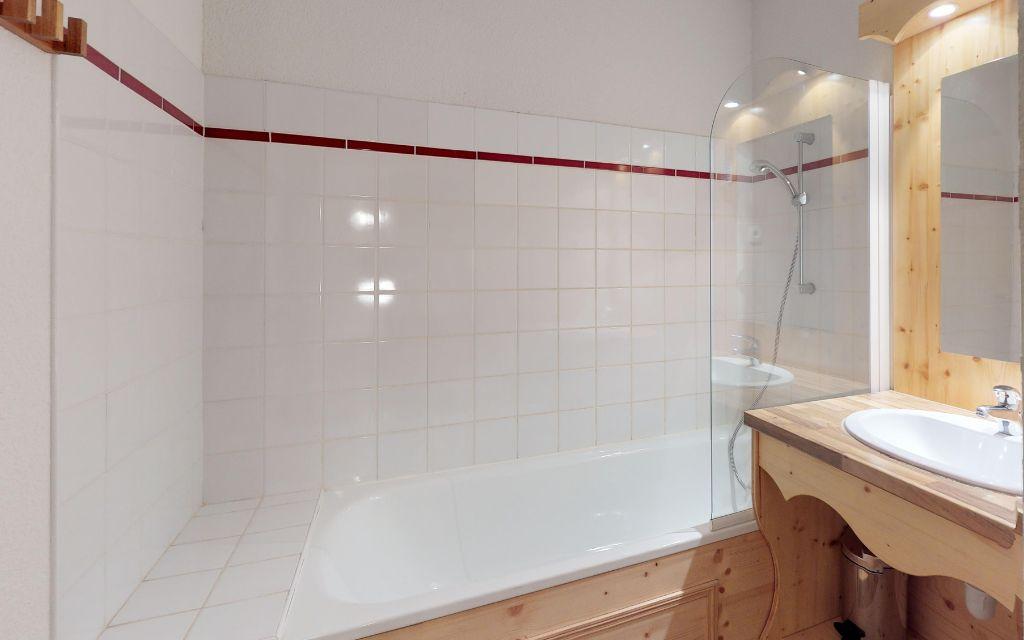 Slide Résidence La Grive - salle de bain