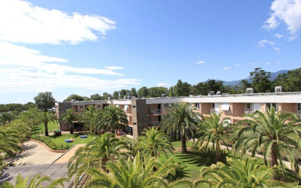 Slide Le Village des Isles - extérieur
