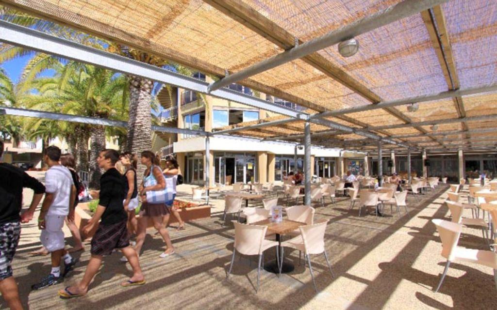 Slide Le Village des Isles - restaurant