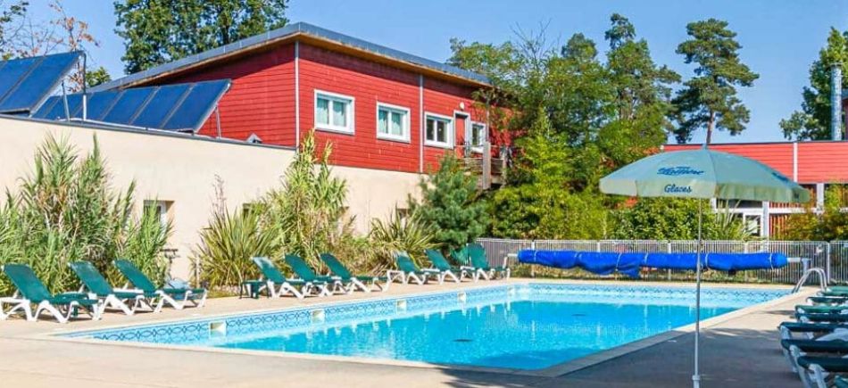 Résidence Le Relai du Plessis à Chaveignes - Piscine extérieure